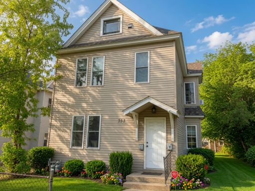 Upper Level 2 Bedroom Duplex Recently Remodeled – photo 1