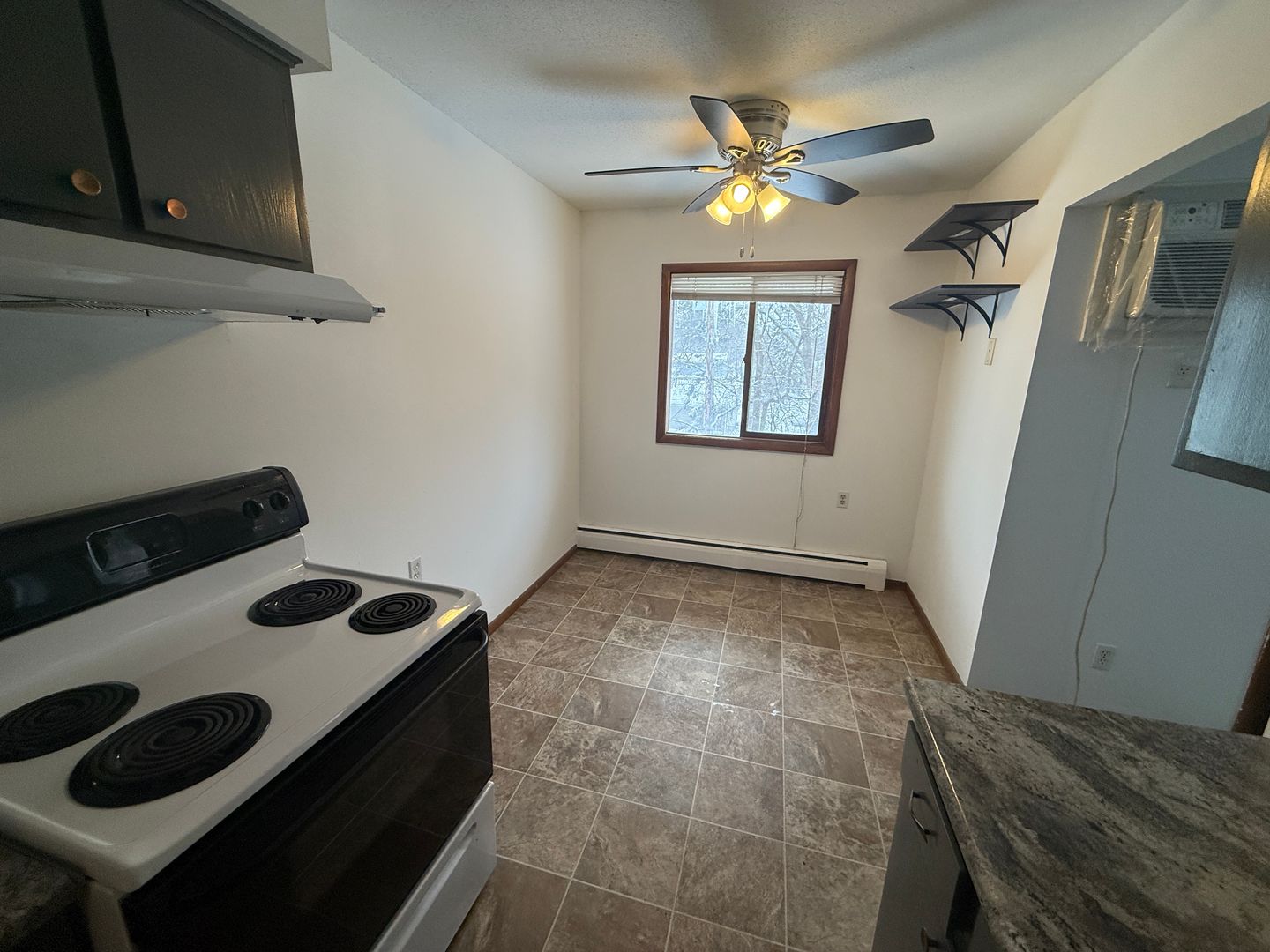 Coon Rapids Apartment: 11670 Dakotah St NW