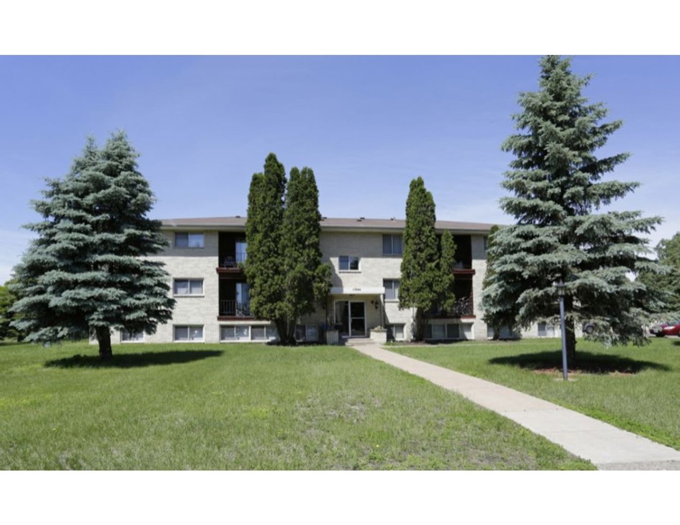 Coon Rapids Apartment: 11644 Dakotah St NW