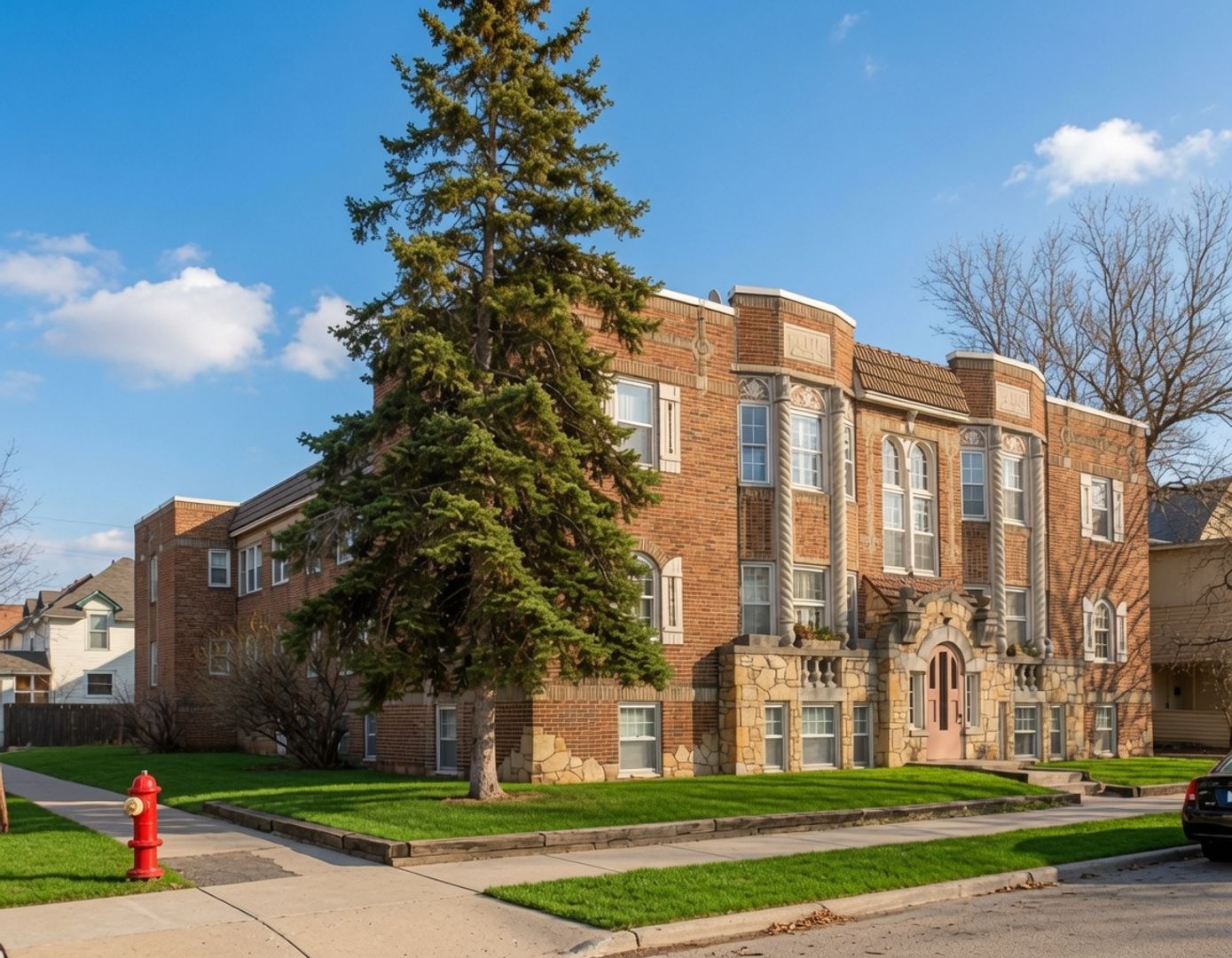 Minneapolis Apartment: 2701 Grand Avenue South