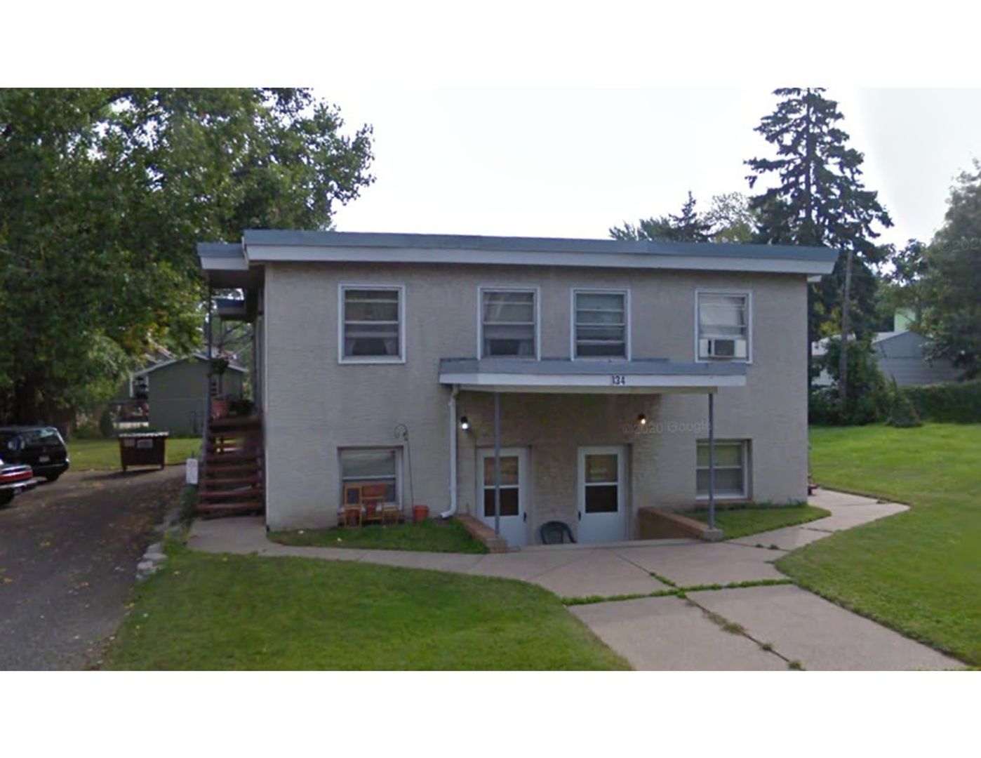 West St. Paul Apartment: 834 Allen Avenue