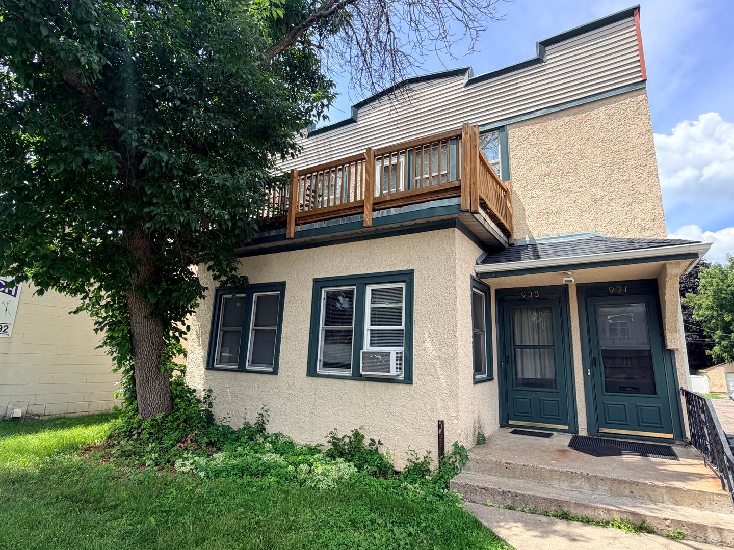 West Saint Paul Apartment: 931 Smith Avenue S