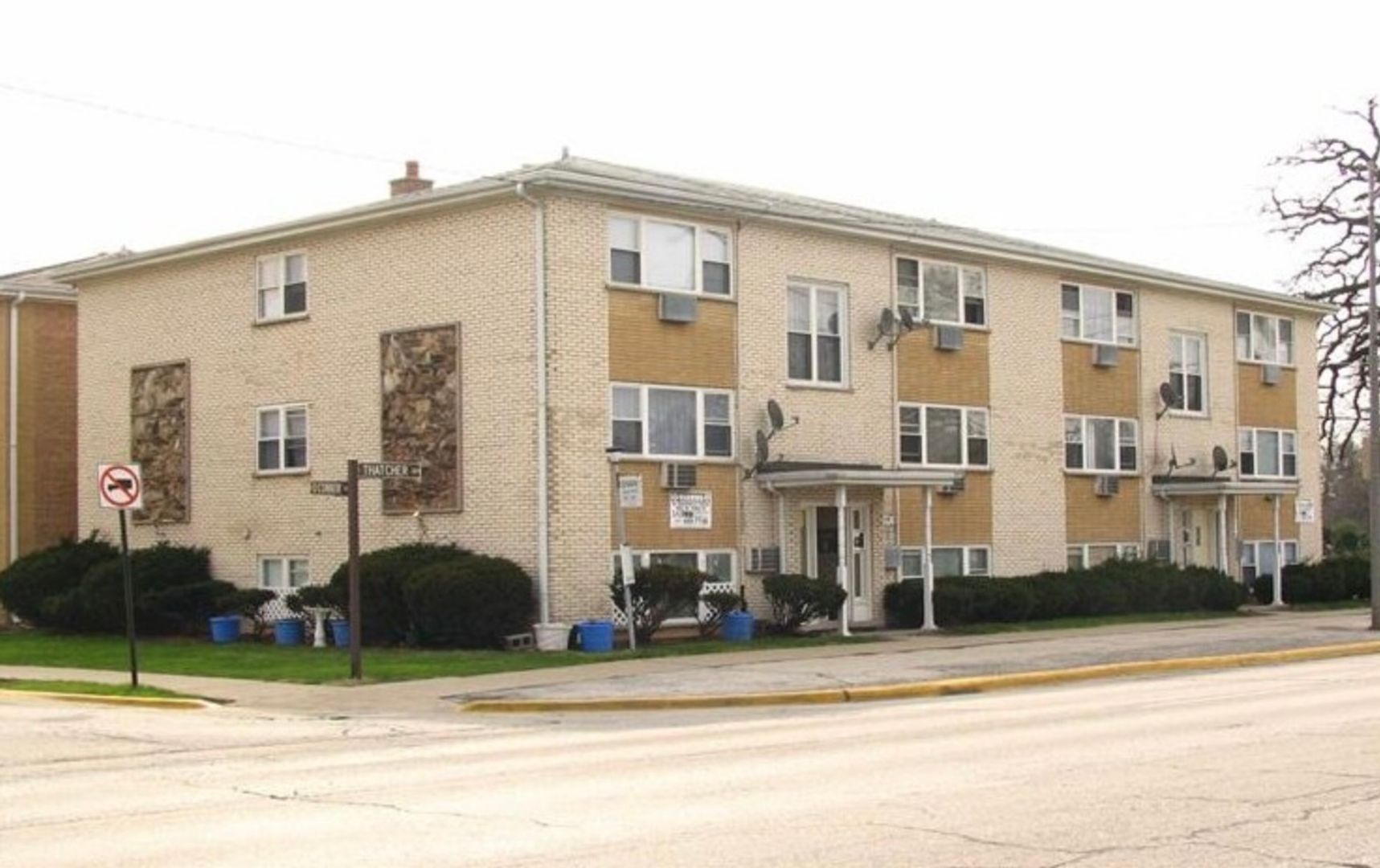 River Grove Apartment: 2951 Thatcher Ave