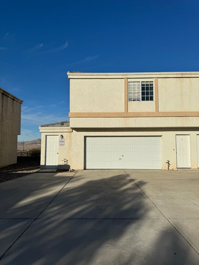 Bullhead City House: OT-331 Phyllis Dr. #2