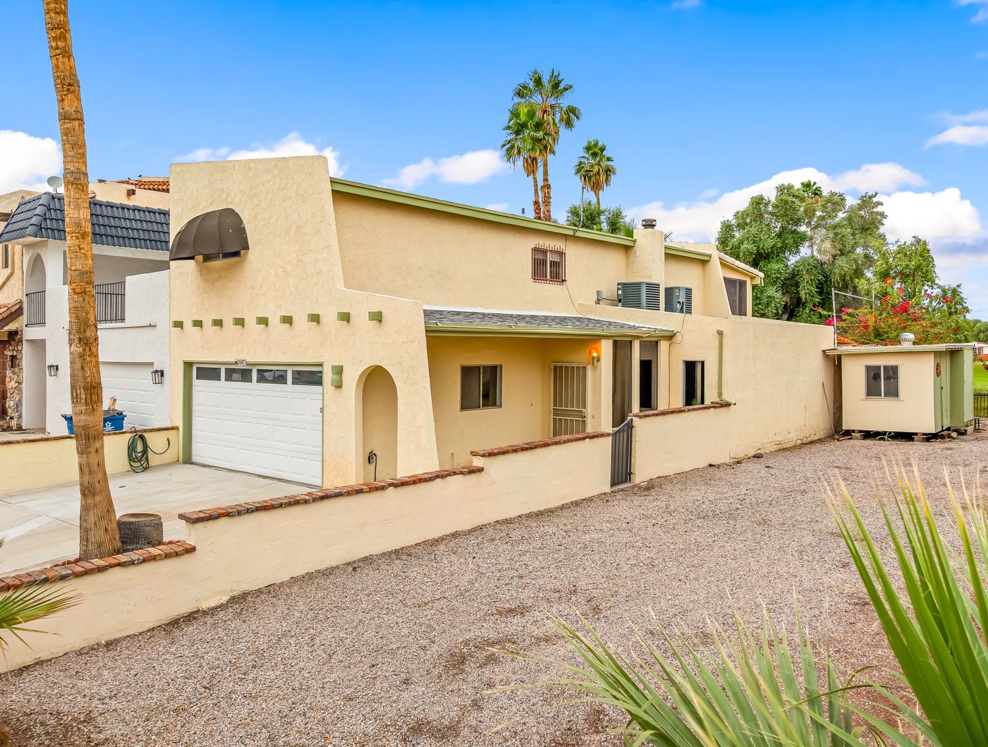 Bullhead City House: 2687 Country Club Dr.