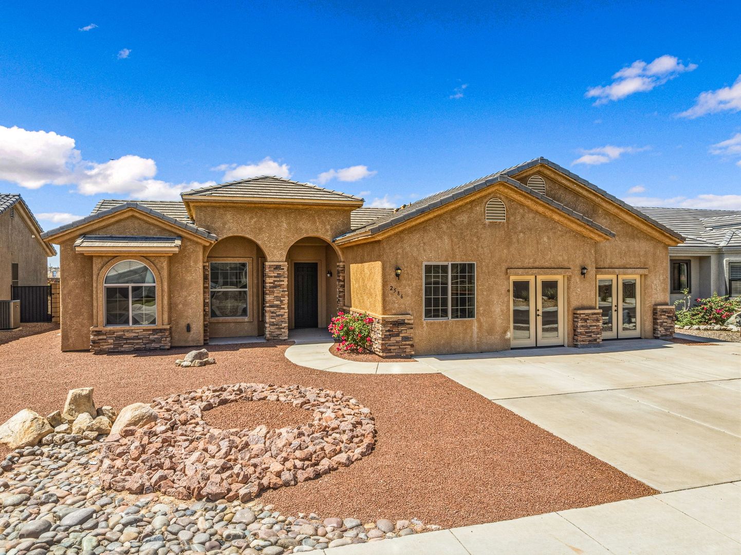 Bullhead City House: 2586 Montano Ridge Dr.
