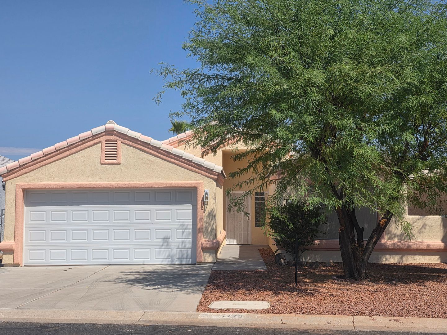 Bullhead City House: 1193 Pawnee Dr.