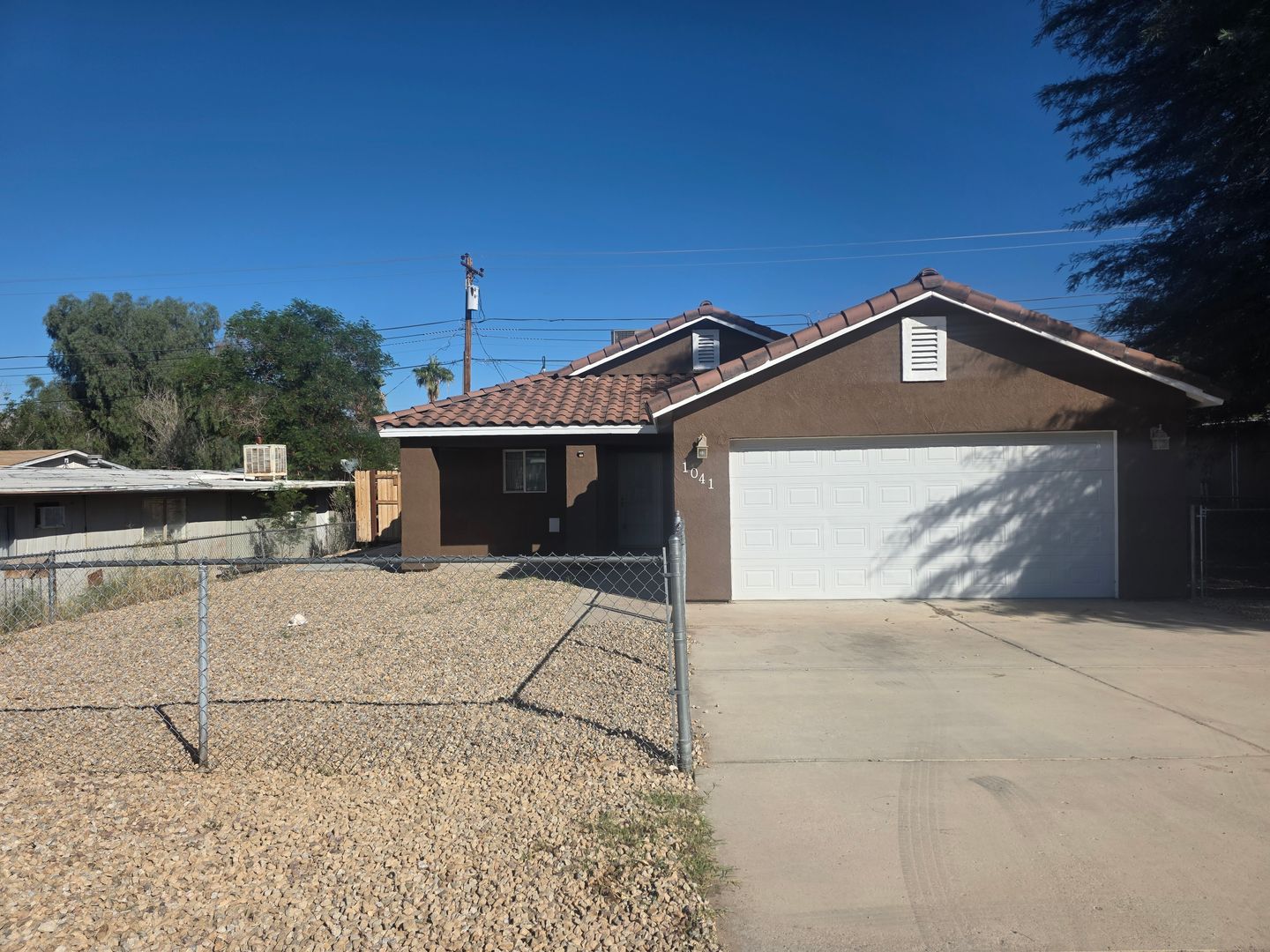 Bullhead City House: 1041 Citrus St.
