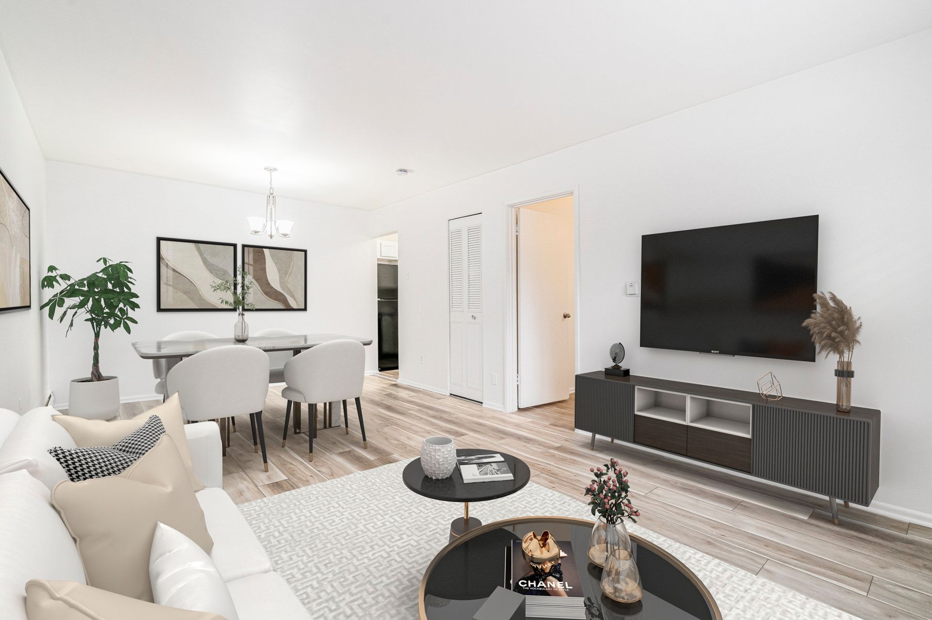 Louisville Apartment: 404 Lindsay Ct.