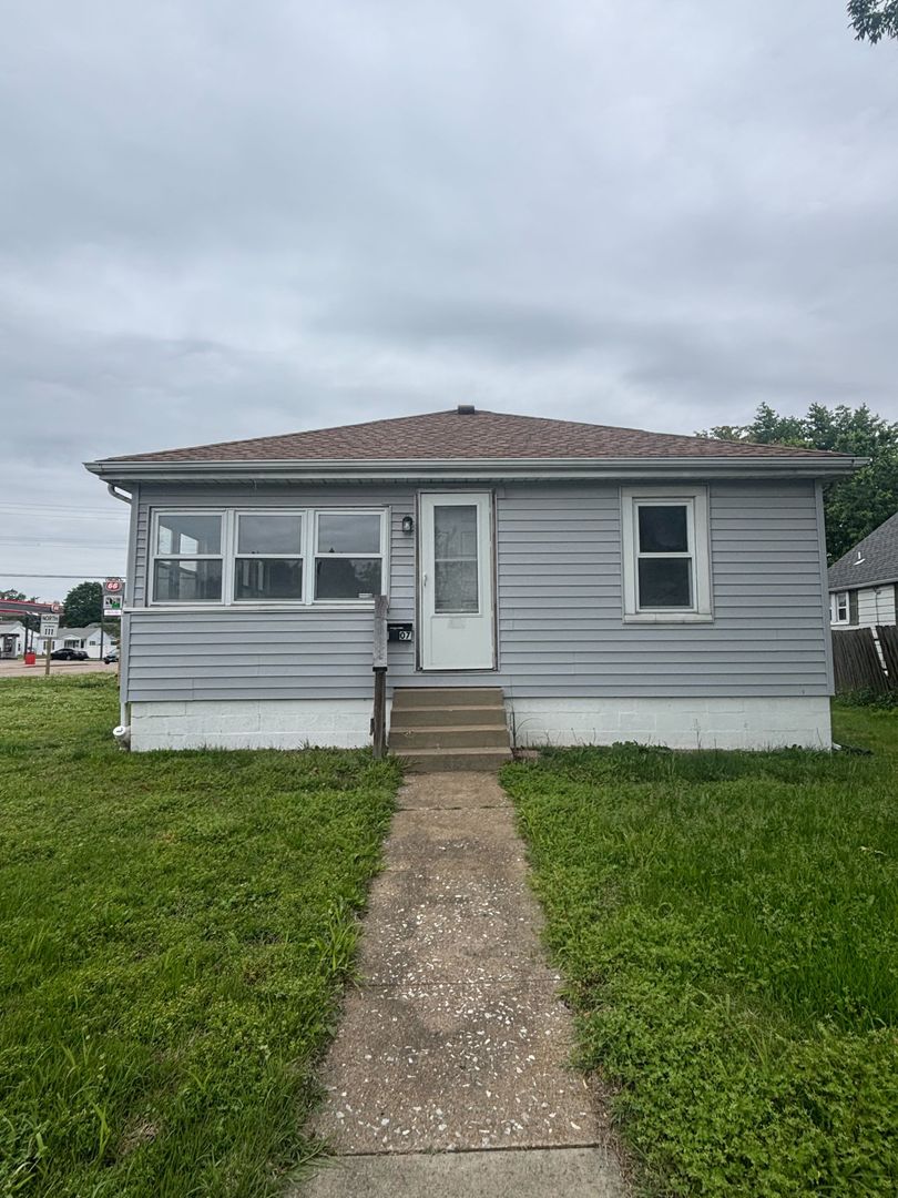 Woodriver House: 1107 Madison Ave