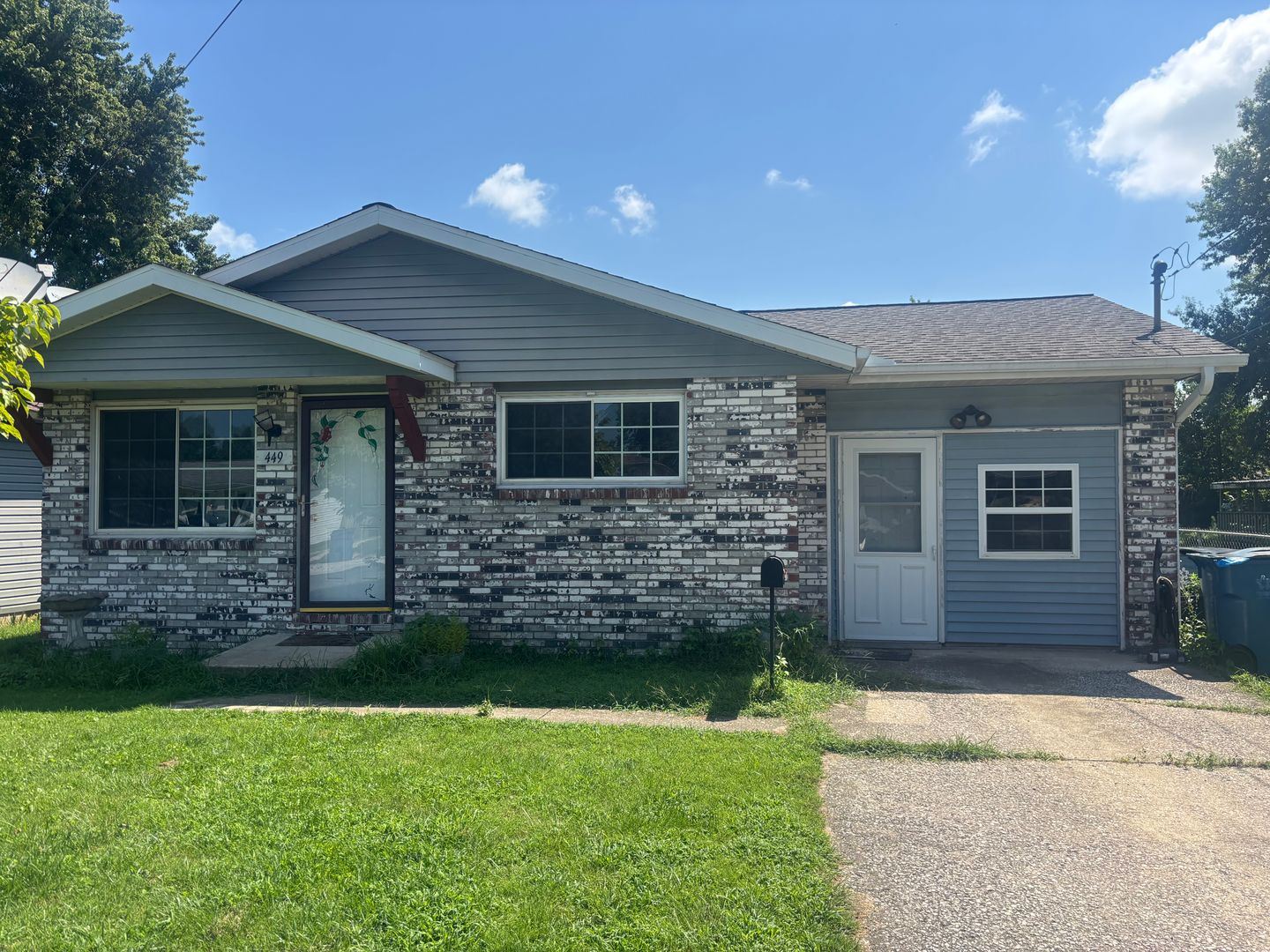 Bethalto House: 449 Shellview Street