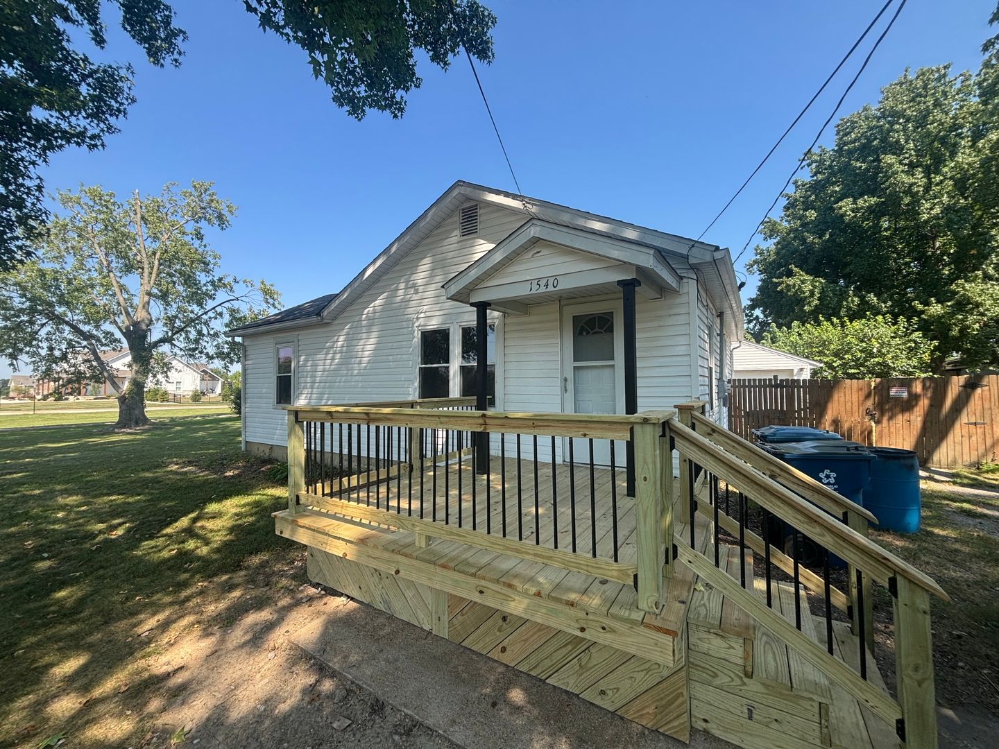 Bethalto House: 1540 West Drive