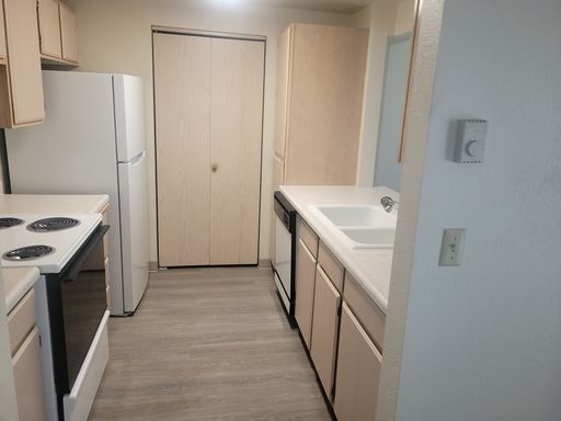 2 bed, 2 bath w/garage – photo 1