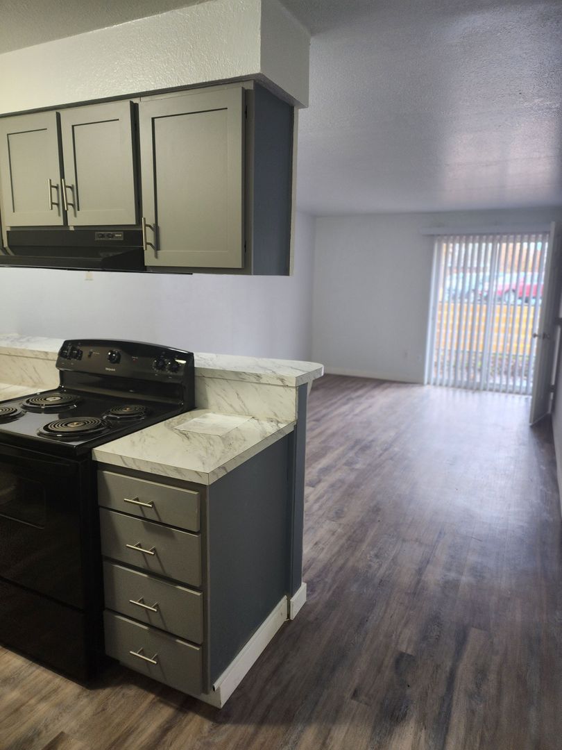 Spokane Valley Apartment: 916 N Ella Rd