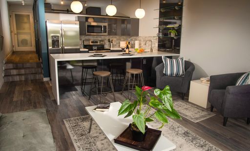 A Studio Suite Suited for Downtown Luxury Living – photo 1