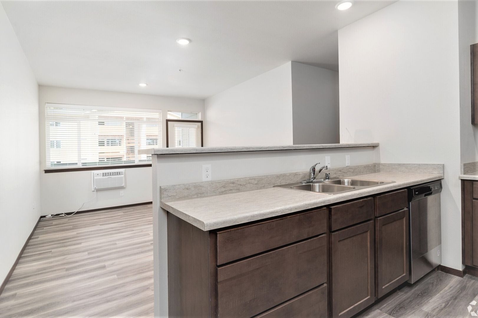 Spokane Valley Apartment: 910 S. Carnahan Rd.