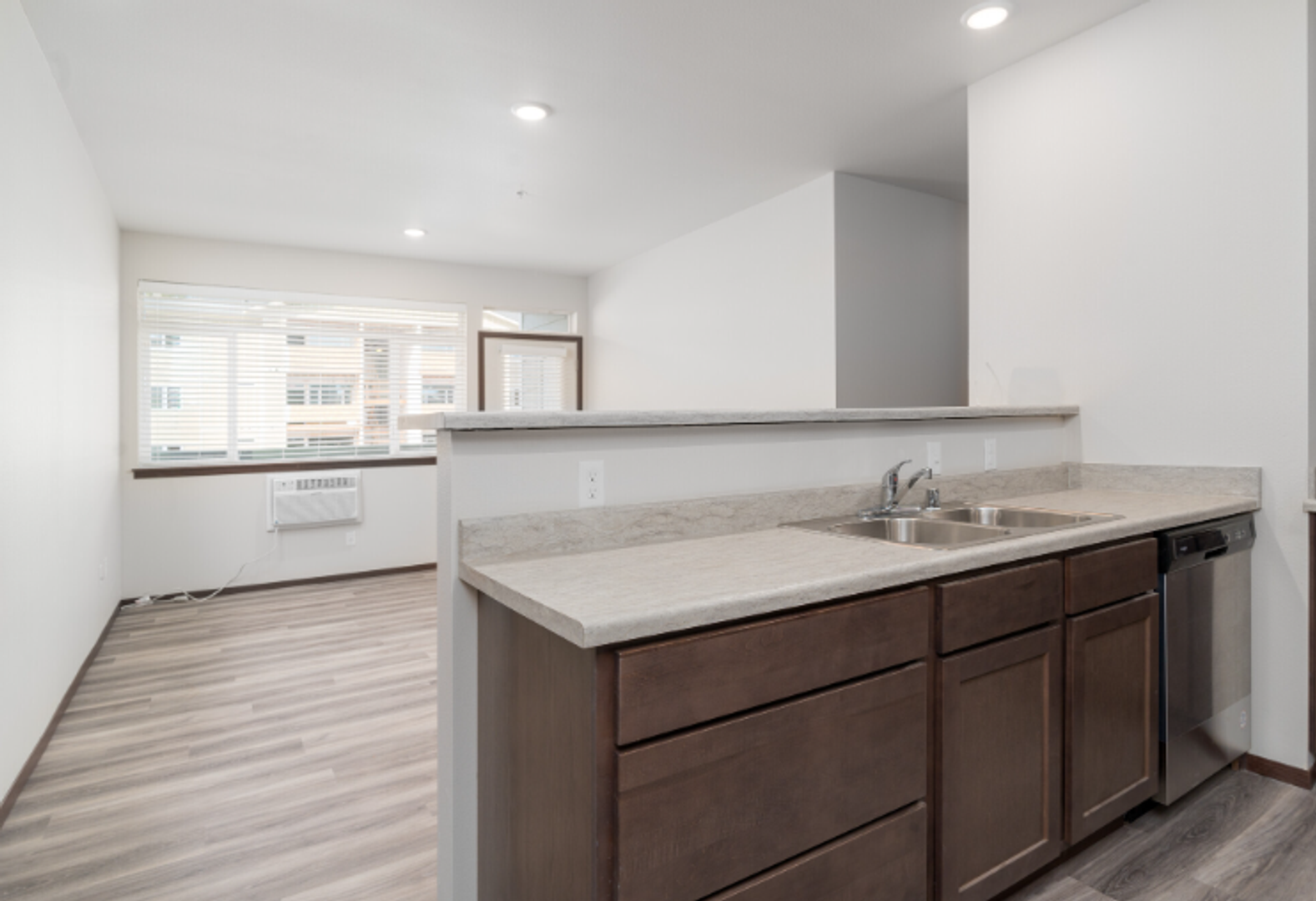 Spokane Valley Apartment: 910 S. Carnahan Rd.