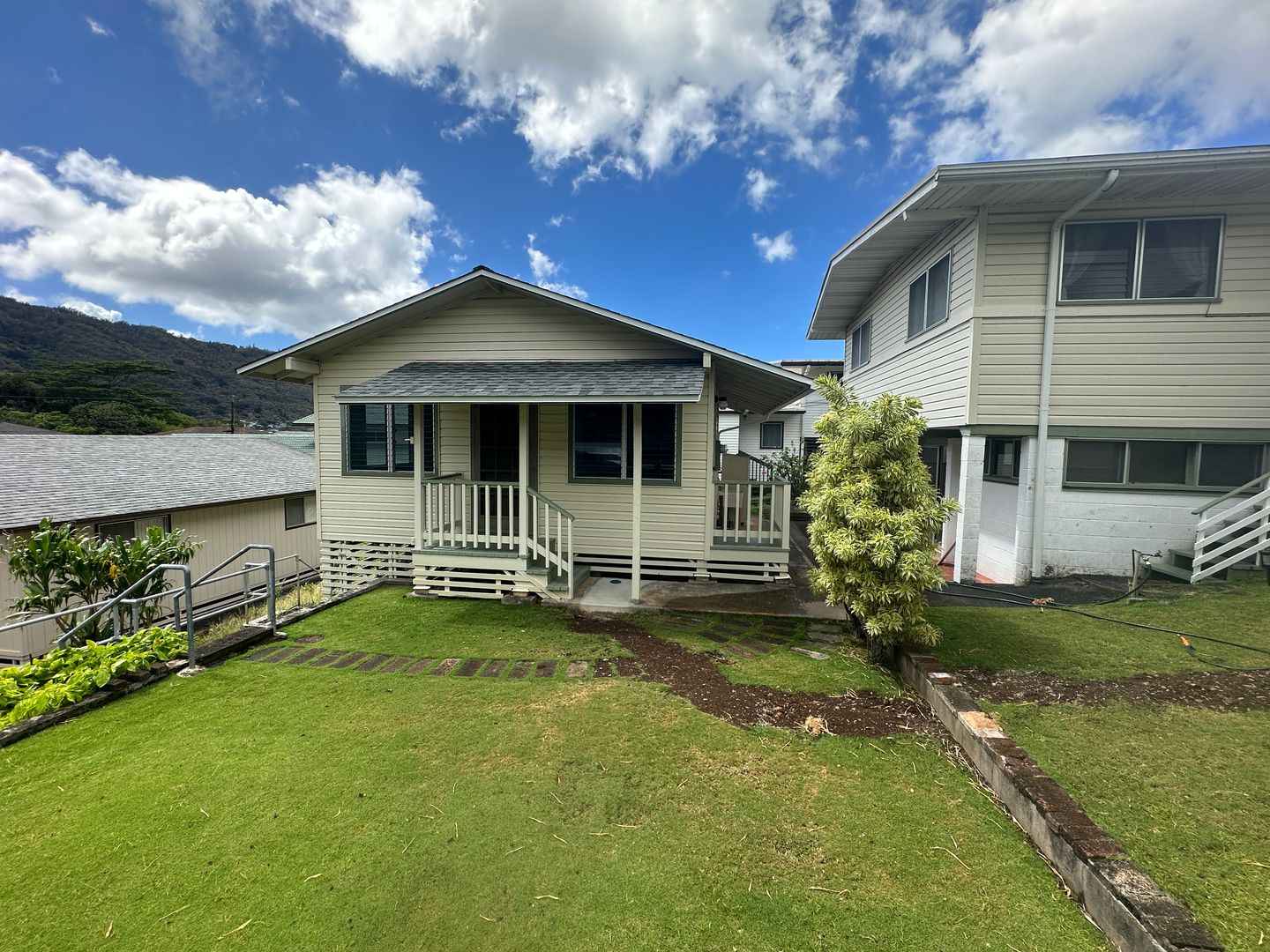 Honolulu Apartment: 3313 Manoa Rd