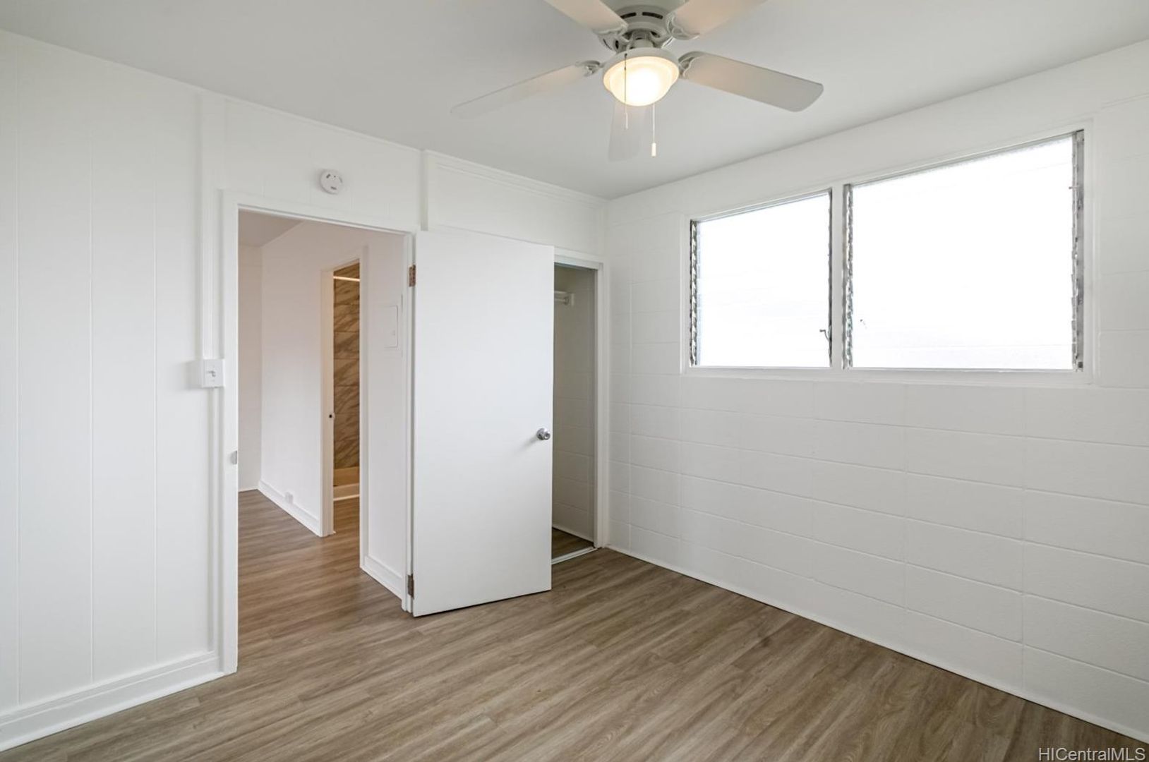 Honolulu Apartment: 2020 Waterhouse St.