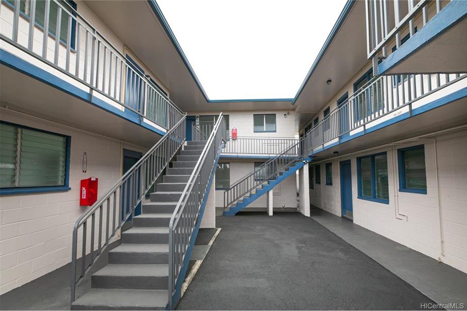 Honolulu Apartment: 2020 Waterhouse St.