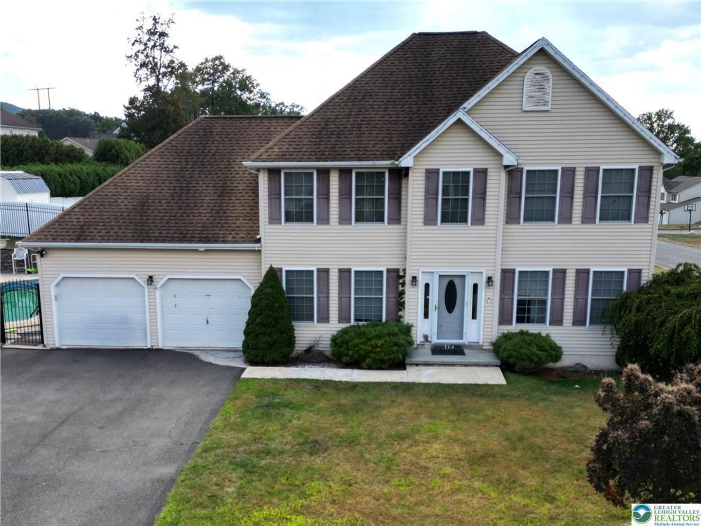 Mountain Top House: 114 Kestrel Road