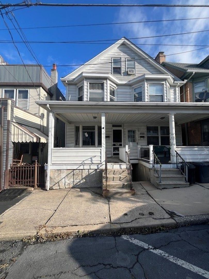 4 Bedroom 1 Bath