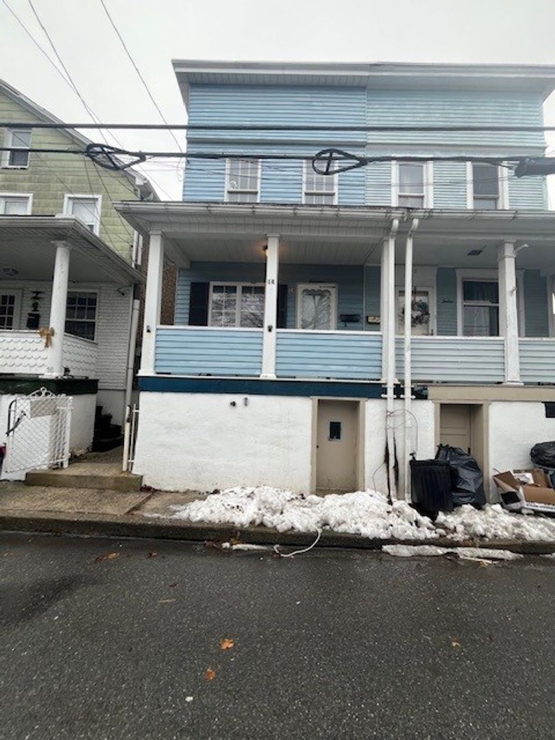 Lansford House: 14 E Kline Ave