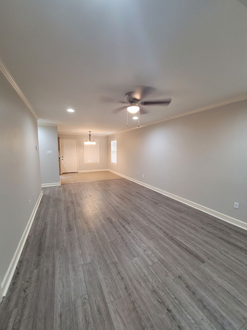 Benton House: 118 Austin