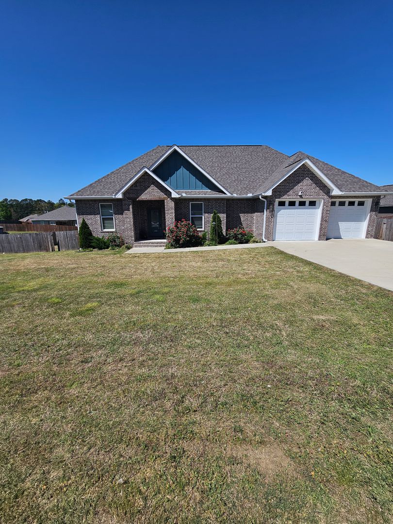 Sheridan House: 41 Ava Ln