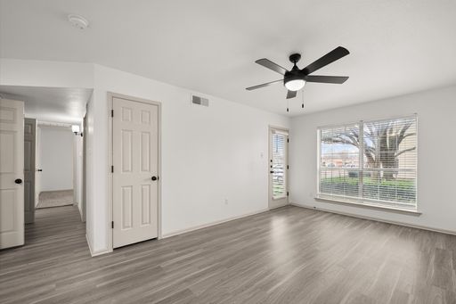 Listing photo thumbnail