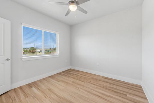 Listing photo thumbnail