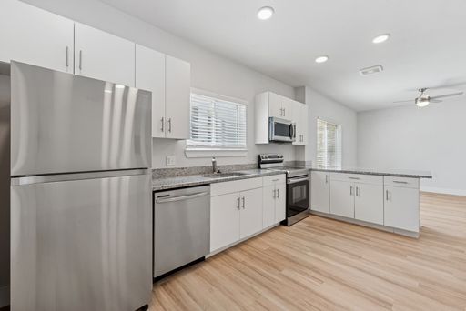 Listing photo thumbnail