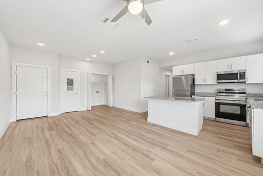Listing photo thumbnail