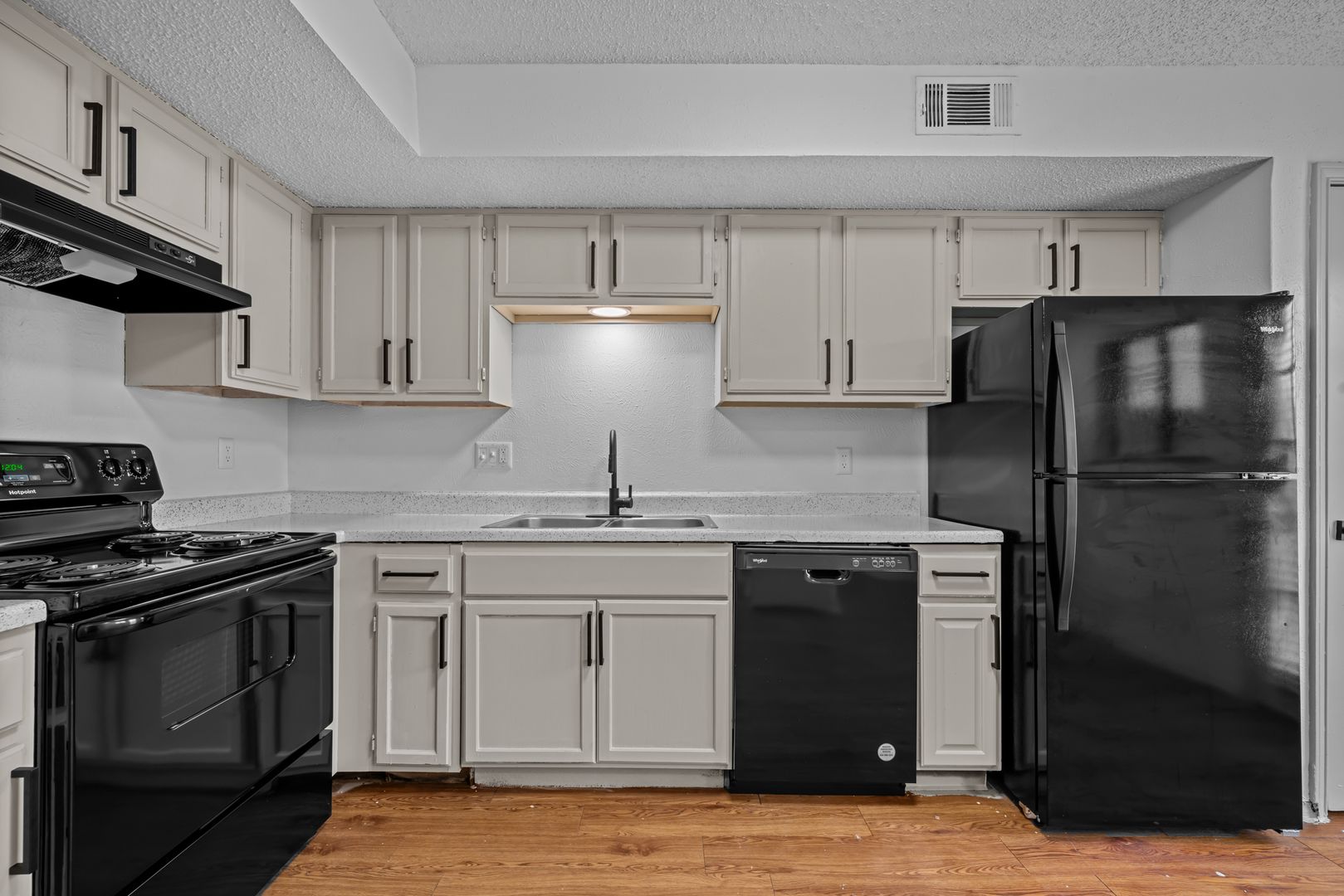 Cedar Hill Apartment: 151 East Little Creek Road