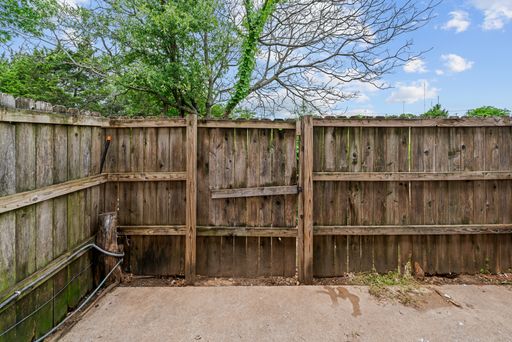 Listing photo thumbnail