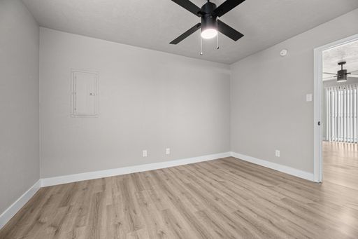Listing photo thumbnail