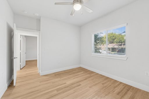 Listing photo thumbnail