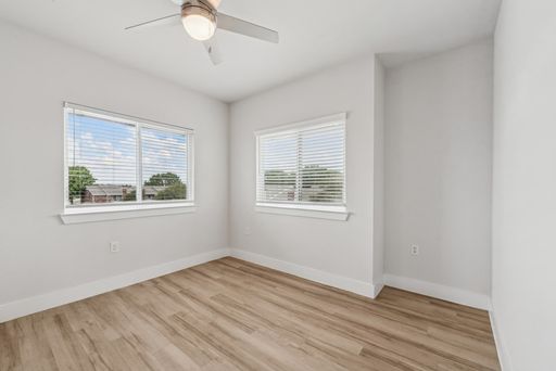 Listing photo thumbnail