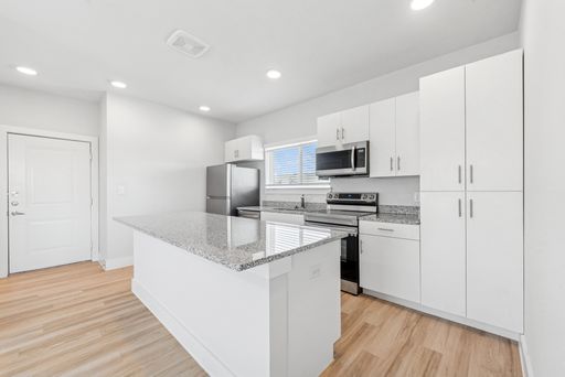 Listing photo thumbnail