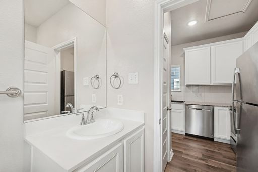Listing photo thumbnail