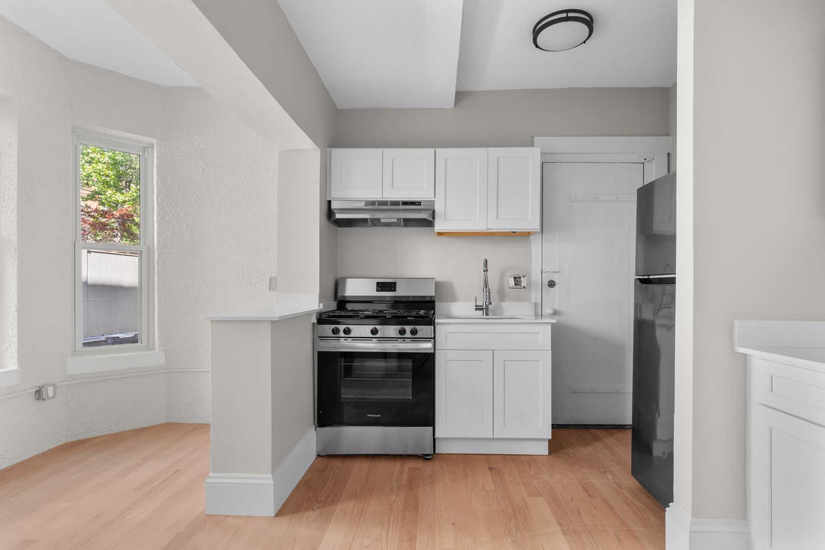 Cambridge Apartment: 19 Agassiz Street