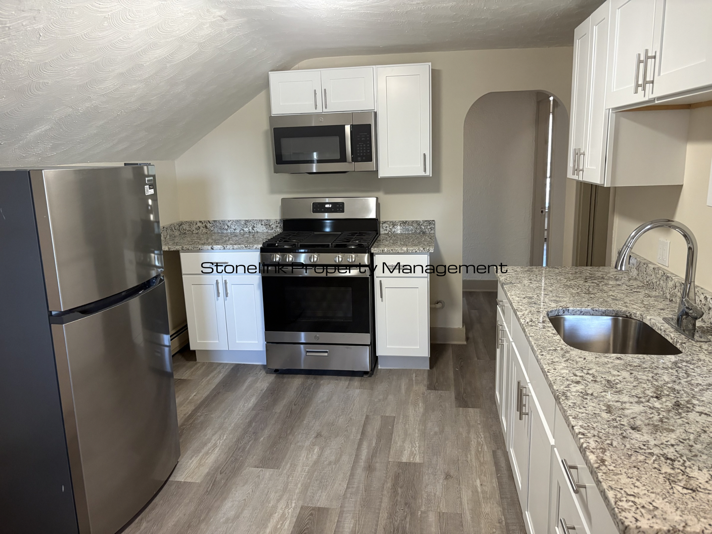 Cumberland Apartment: 12-16 Bells Court