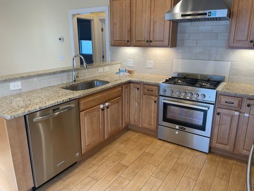 Gorgeously Renovated Townhouse For Rent on the East Side of Providence! – photo 1