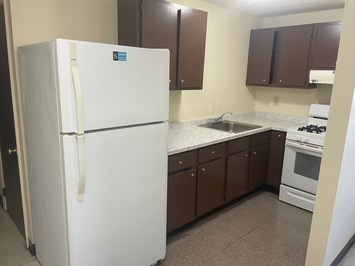 Central Falls Apartment: 15 Sumner Avenue