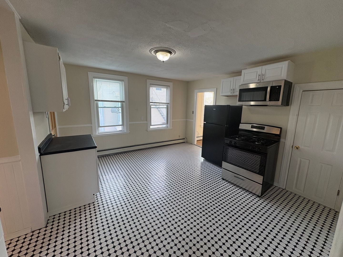 Cumberland Apartment: 12-16 Bells Court