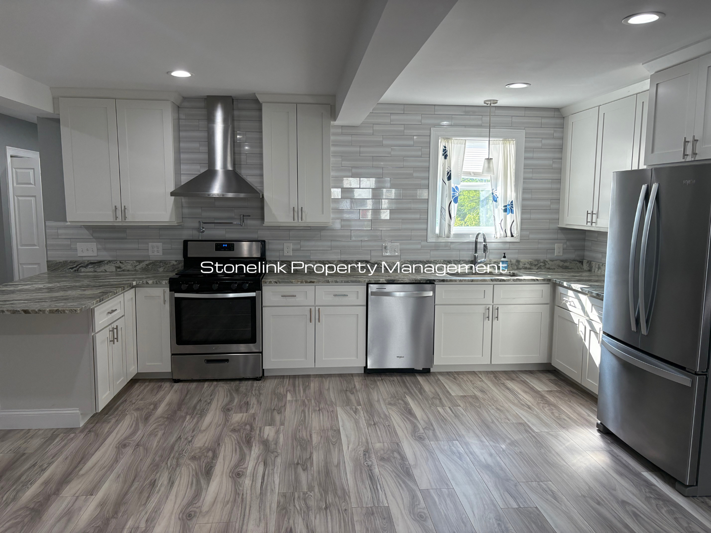 Fully Renovated Condo For Rent in West Warwick!