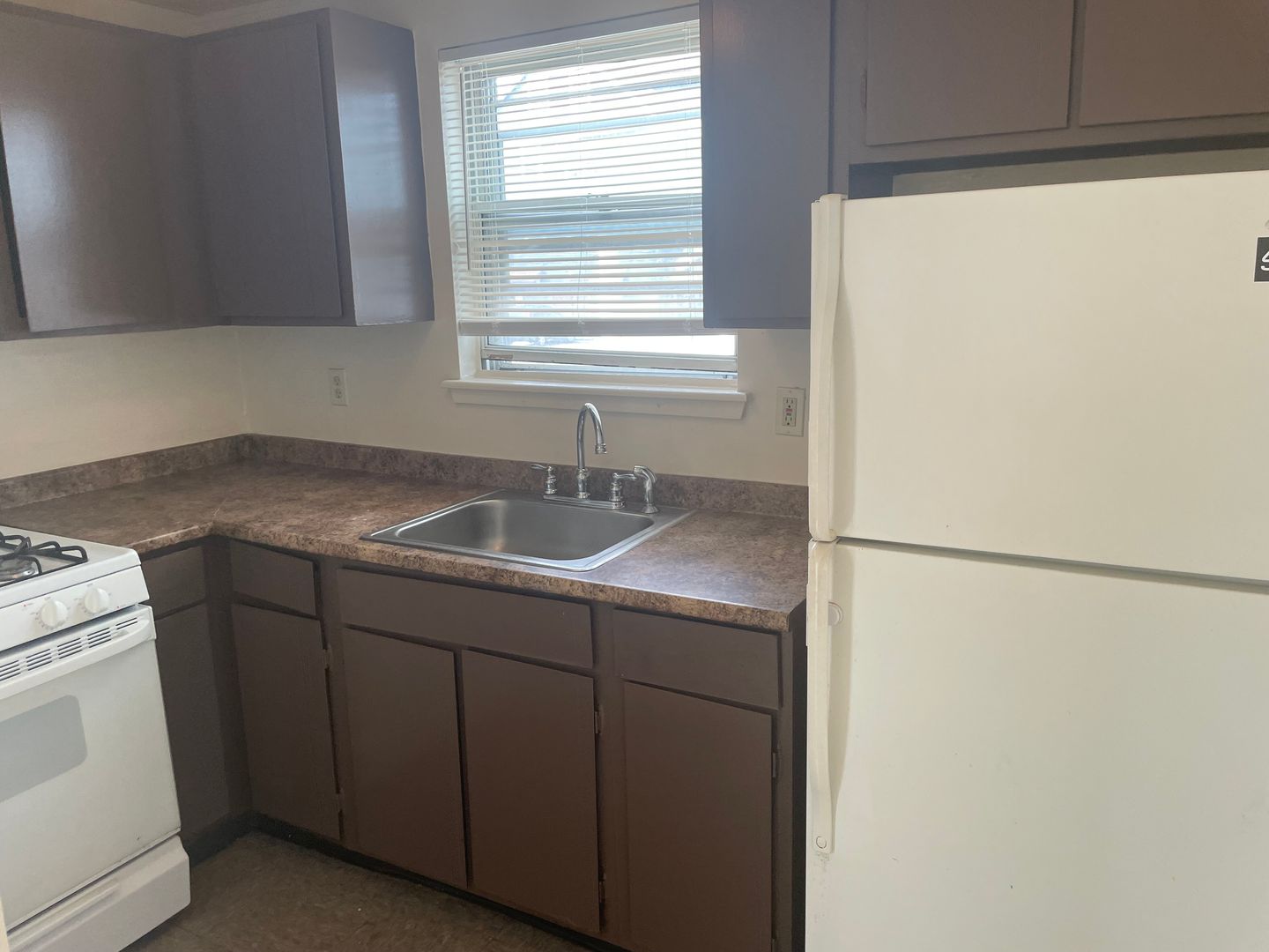 Central Falls Apartment: 156 Rand Street