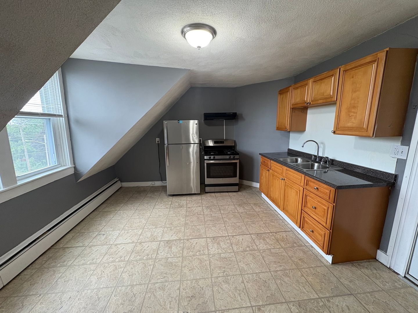 Woonsocket Apartment: 17-19 Hamlet Avenue