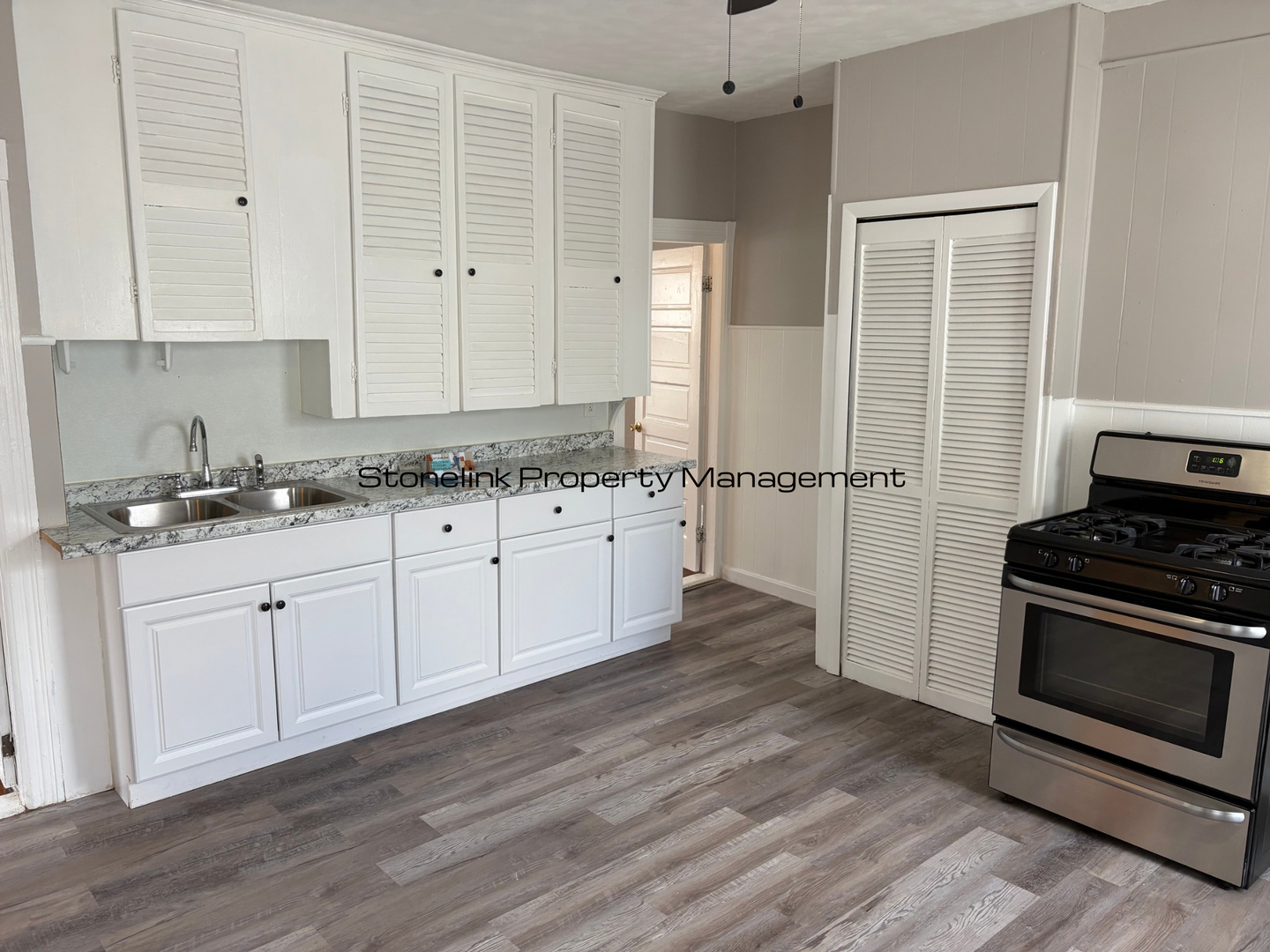 Pawtucket Apartment: 77 Waltham Street