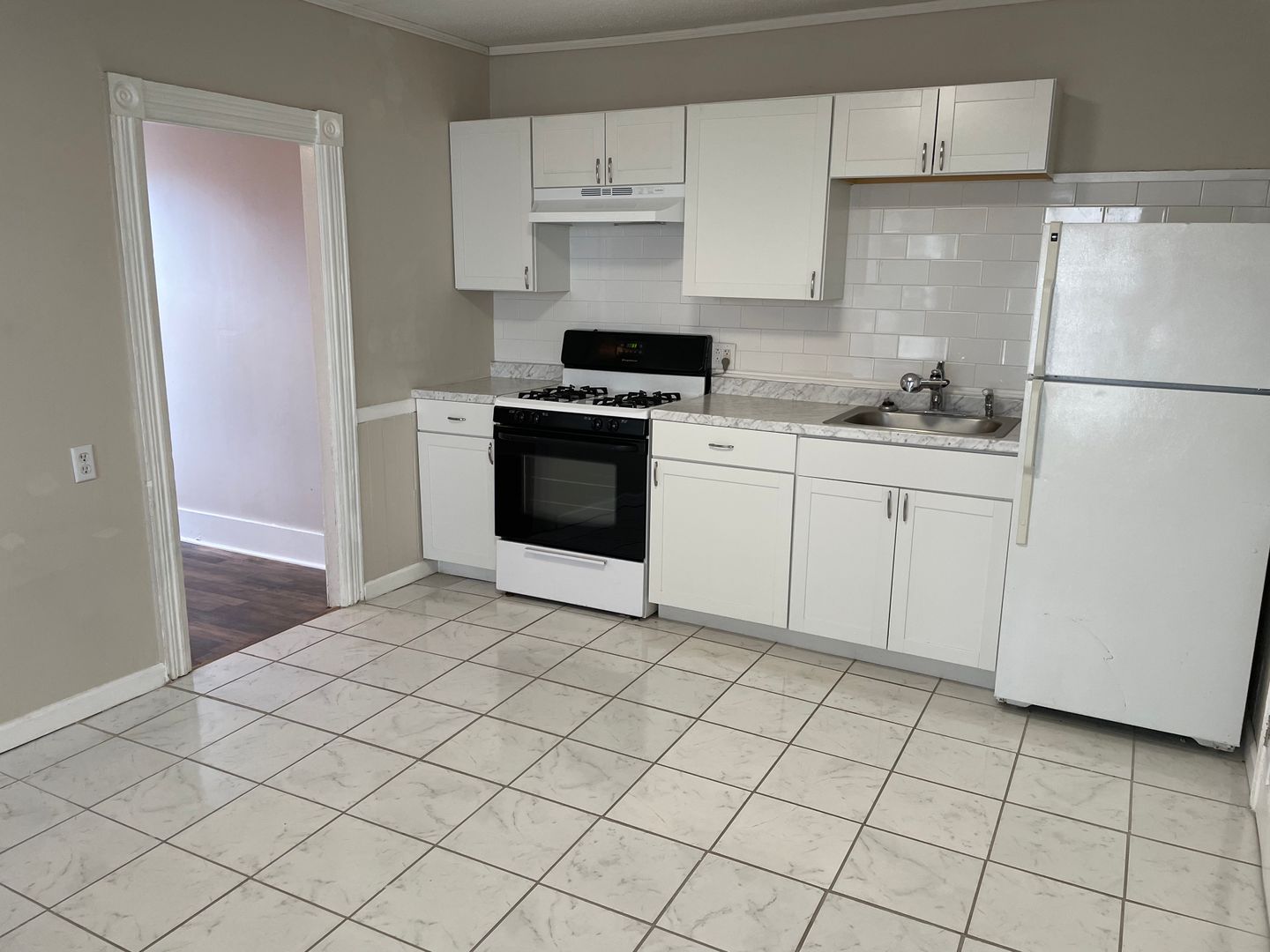 Pawtucket Apartment: 1173-1175 Newport Avenue